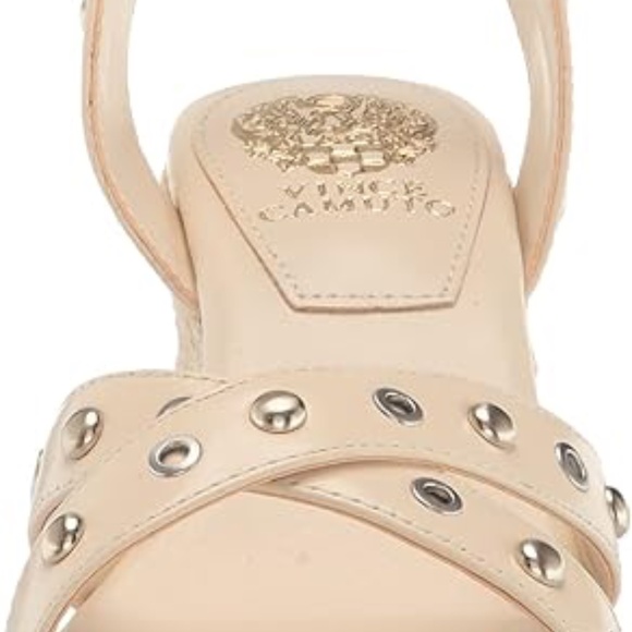 VINCE CAMUTO WEDGES - Picture 2 of 3